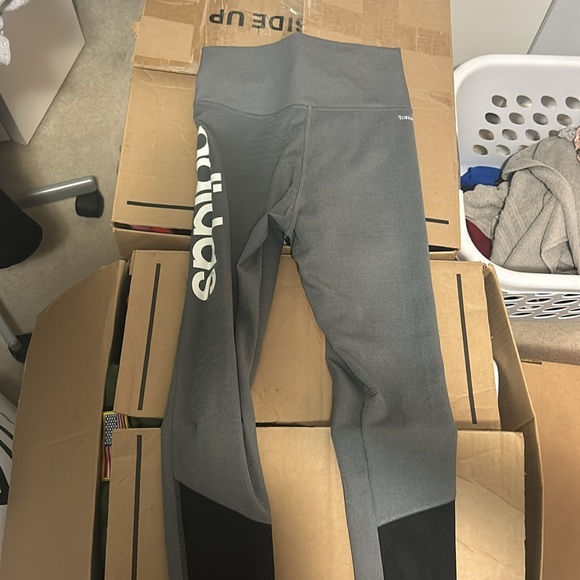 Adidas grey workout pants - Picture 2 of 2